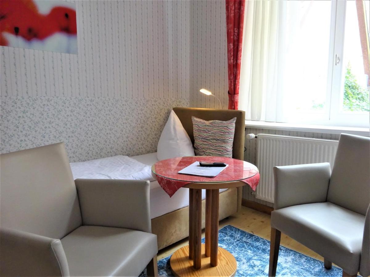 Hotel Pension Zur Faehrbruecke Stralsund Exterior photo